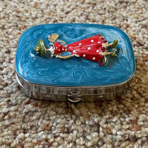 NWT-Nordstrom Travel Sewing Box/Pill Box - Picture 2 of 5